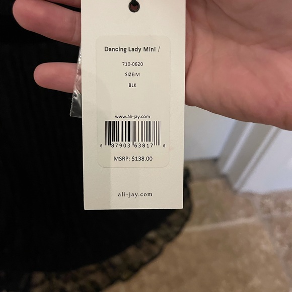 Dancing Lady Mini - Picture 7 of 9